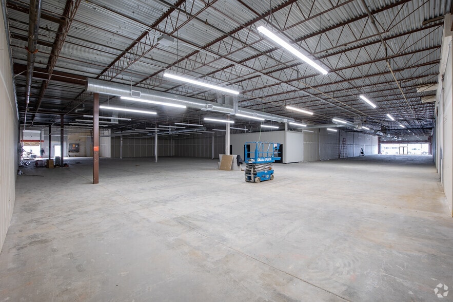 More Photos Of 4501-4765 W FM 1960 Rd, Houston Unknown For Lease