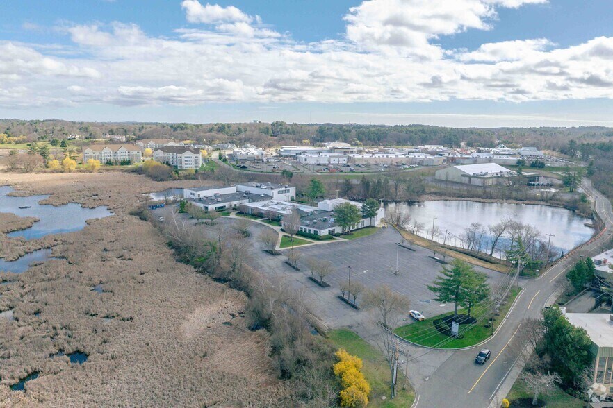 More Photos Of 7-11 Audubon Rd, Wakefield Light Manufacturing For Lease