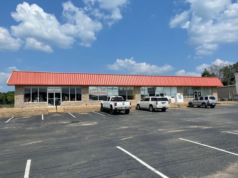 Primary Photo Of 380 S Harkrider St, Conway Storefront Retail Office For Lease