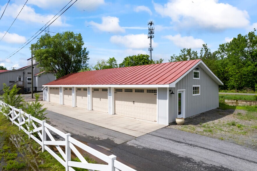 More Photos Of 20704 Ashburn Rd, Ashburn Unknown For Lease