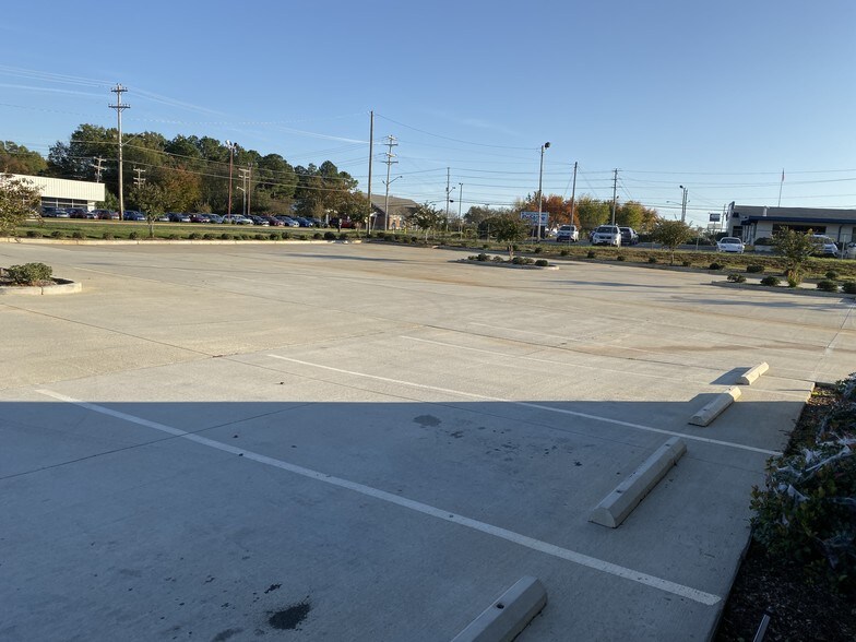 More Photos Of 837 Anderson Rd N, Rock Hill Auto Dealership For Lease