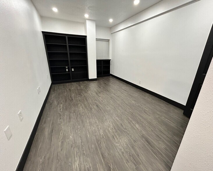 More Photos Of 3003 Bingle Rd, Houston Warehouse For Sale