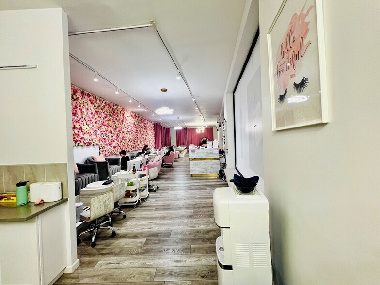 More Photos Of 1 Kenmare St, New York Storefront Retail Office For Lease