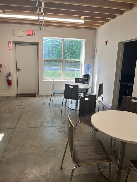 More Photos Of 431 Route 108, Somersworth Warehouse For Lease