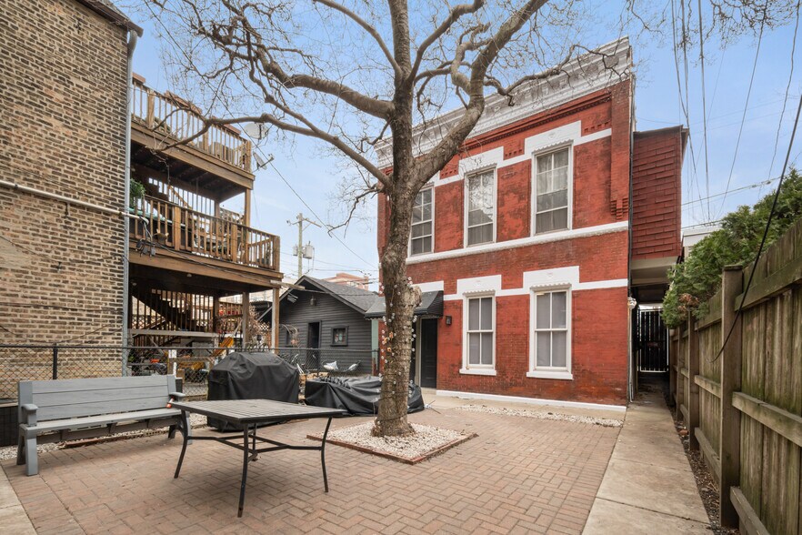 More Photos Of 1133 N Winchester Ave, Chicago Apartments For Sale