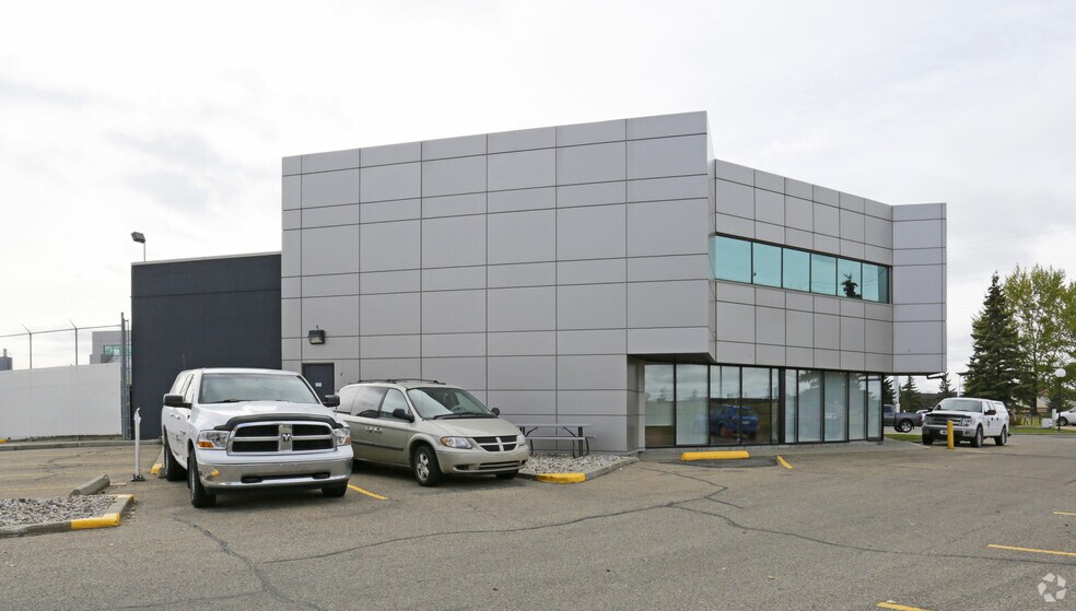 More Photos Of 4253 97th St NW, Edmonton Light Distribution For Sale