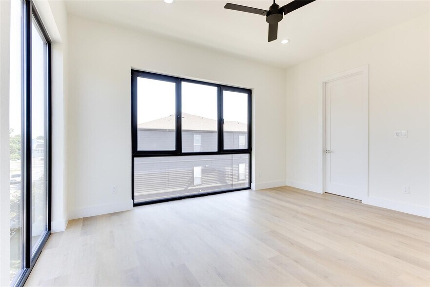More Photos Of 4206 Cabell Dr, Dallas Apartments For Sale
