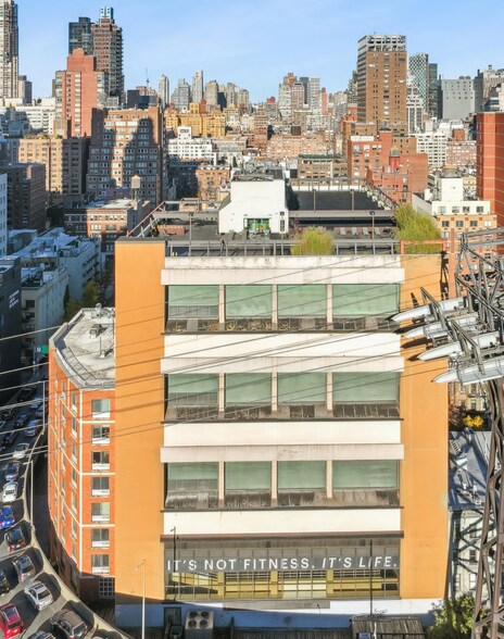 More Photos Of 325 E 60th St, New York Office For Lease