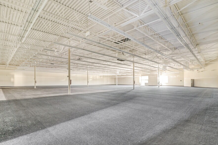 More Photos Of 1976 W Baseline Rd, Phoenix Storefront For Sale
