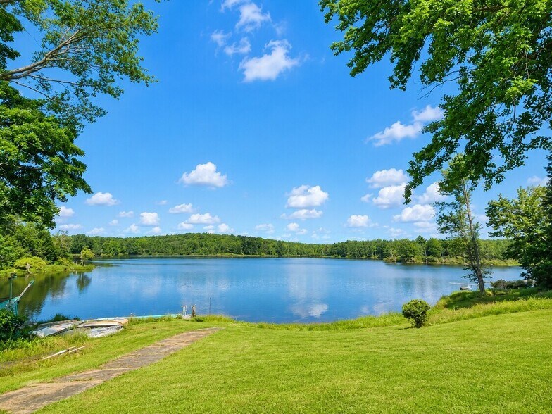 More Photos Of 94-100 Dingle Daisy Rd, Monticello Hotel For Sale