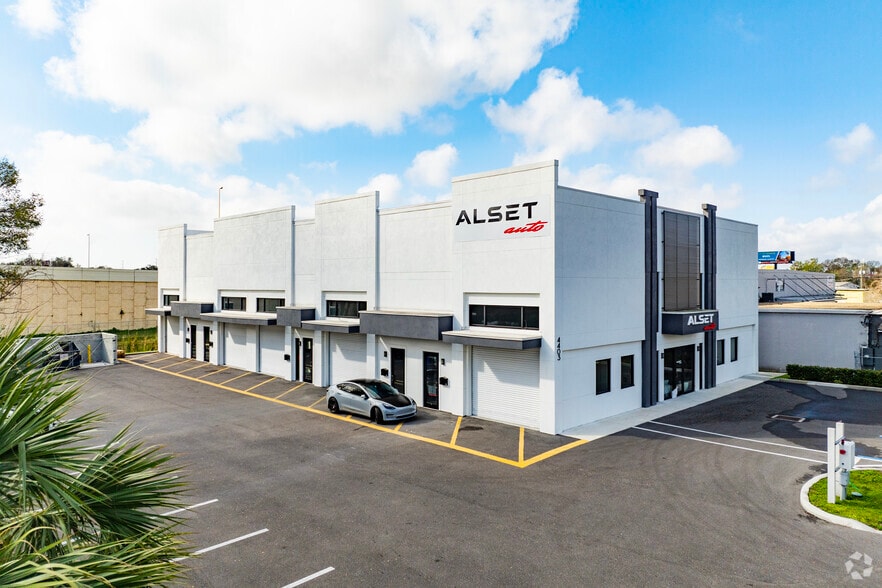 More Photos Of 4403 E Columbus Dr, Tampa Light Manufacturing For Lease