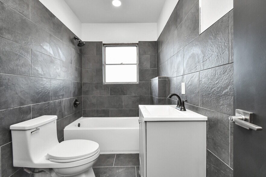 More Photos Of 421 Little York Rd, Houston Truck Stop For Lease