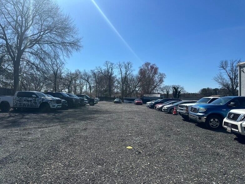 More Photos Of 7056 Aviation Blvd, Glen Burnie Service For Lease