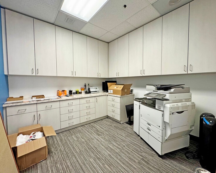 More Photos Of 1525 State St, Santa Barbara Office For Sale