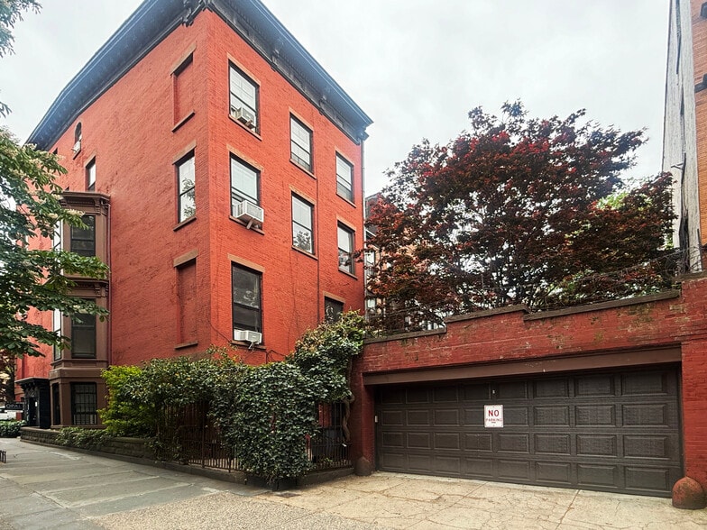 More Photos Of 28 8th Ave, Brooklyn Apartments For Sale