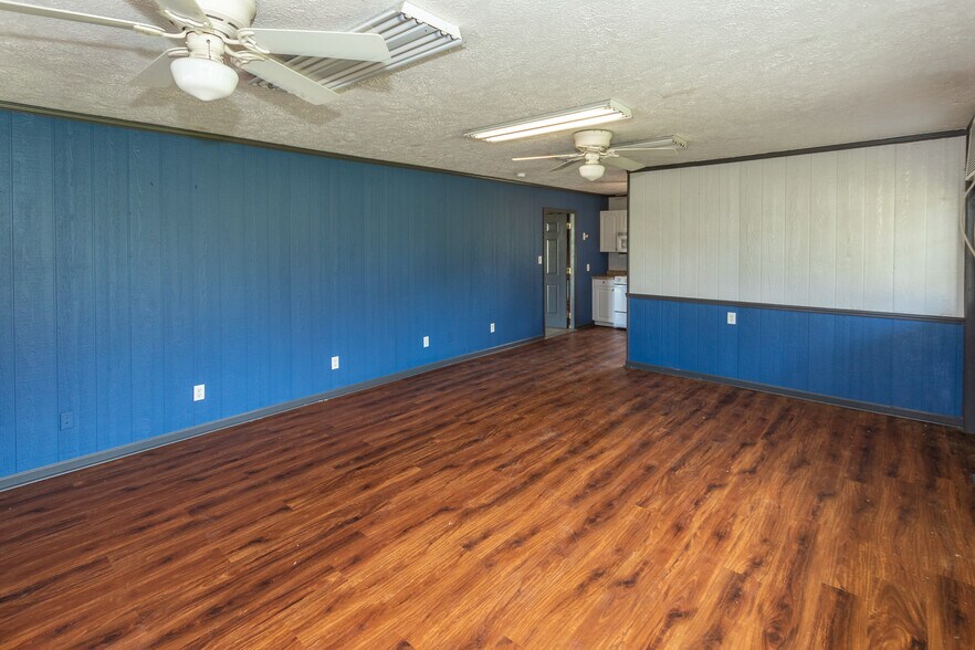 More Photos Of 288 W Brookville Rd, Fountaintown Office For Lease