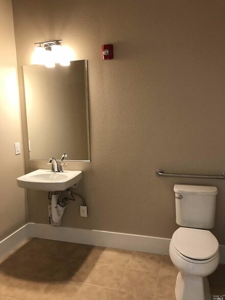 More Photos Of 220 Windsor River Rd, Windsor Apartments For Sale