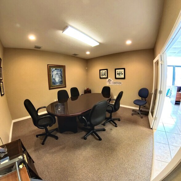 More Photos Of 126 N Us-27/441, Lady Lake Office For Lease