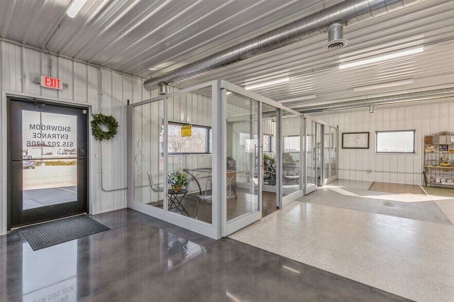 More Photos Of 33083 Ute Ave, Waukee Flex For Sale