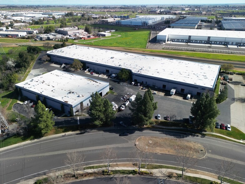 More Photos Of 4977 Allison Pky, Vacaville Warehouse For Lease