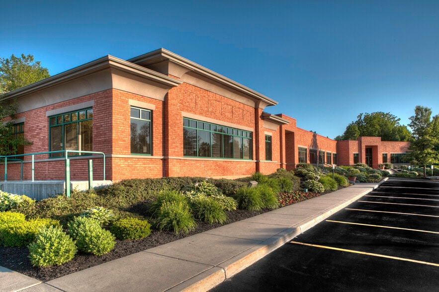 Primary Photo Of 600 Essjay Rd, Williamsville Office For Lease