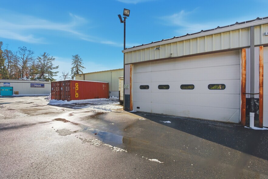 More Photos Of 109 Apremont Way, Westfield Manufacturing For Lease