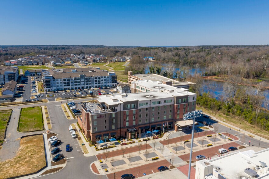 More Photos Of 1060 Center St, North Augusta Hotel For Sale