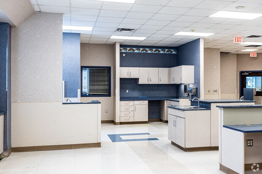 More Photos Of 501 Oak St, Leavenworth Medical For Lease