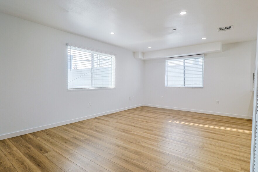 More Photos Of 1414 S Orange Dr, Los Angeles Apartments For Sale