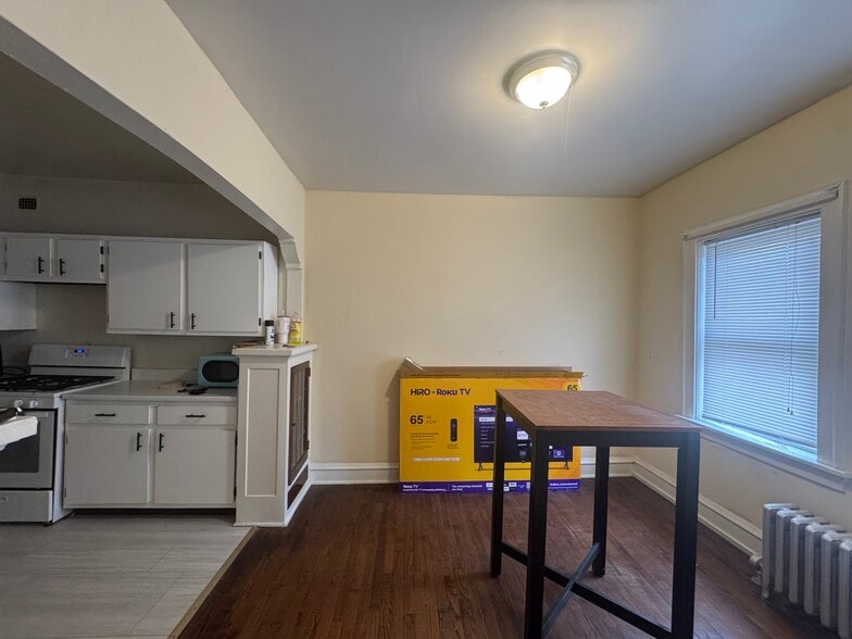 More Photos Of 1027 E Center St, Milwaukee Apartments For Sale