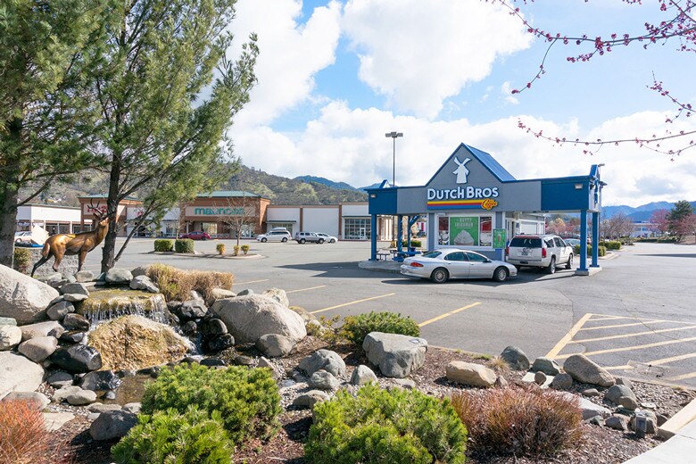More Photos Of 915 NE D St, Grants Pass General Retail For Lease