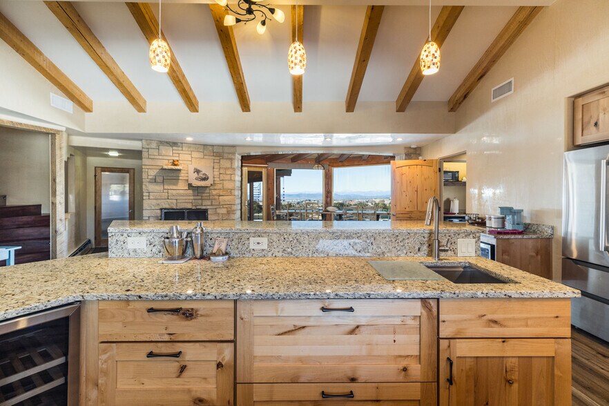 More Photos Of 102 Rabbit Rd, Santa Fe Specialty For Sale