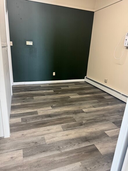 More Photos Of 492-494 Warren Ave, East Providence Storefront Retail Office For Lease