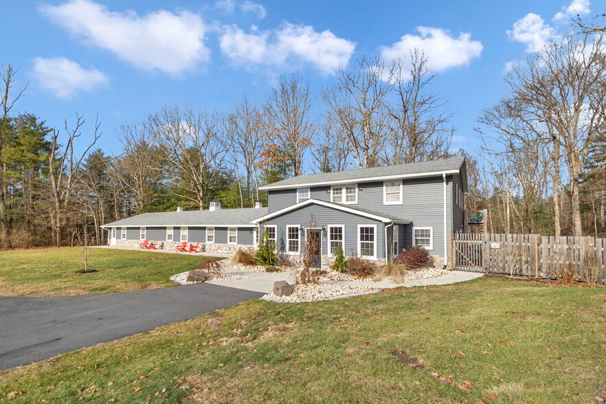 More Photos Of 106 Carr St, Nicholson Assisted Living For Sale