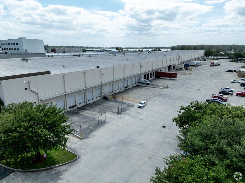 More Photos Of 12600-12608 NW 115th Ave, Medley Industrial For Sale
