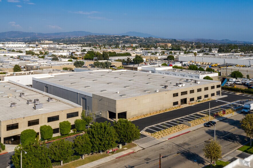 More Photos Of 1210-1230 N Red Gum St, Anaheim Warehouse For Lease