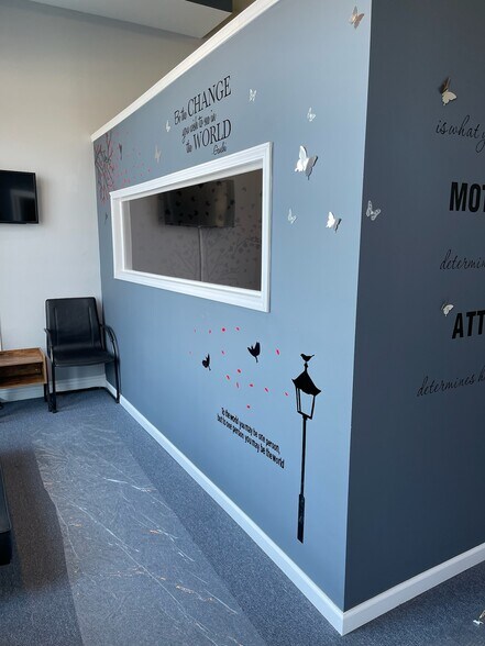 More Photos Of 2521 W North Ave, Chicago Storefront Retail Residential For Lease