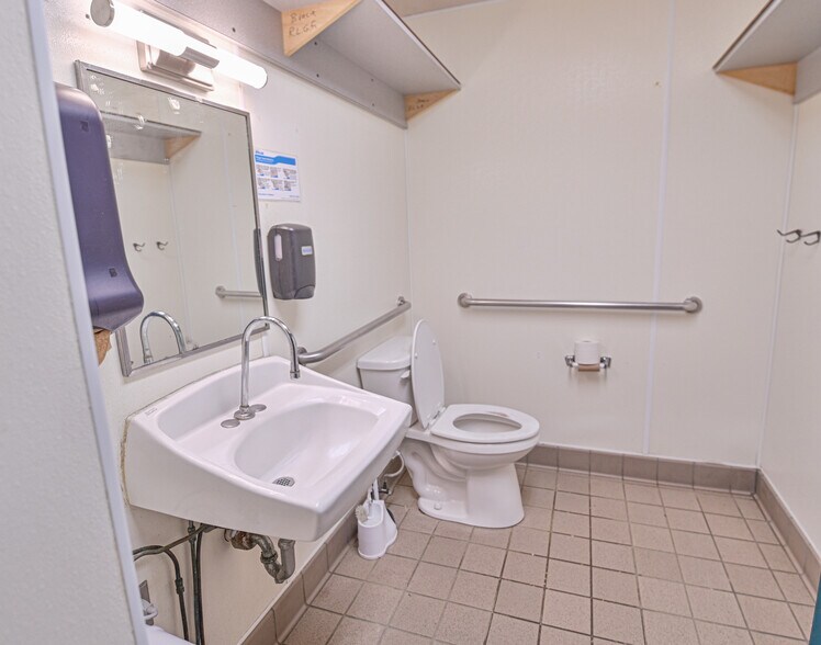 More Photos Of 2675 32nd Ave S, Grand Forks Restaurant For Sale