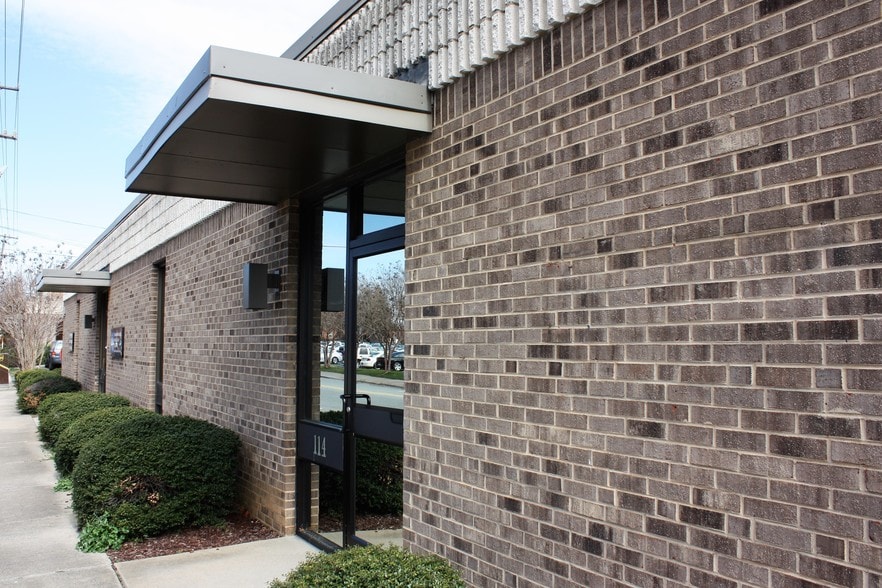 Primary Photo Of 111 W Pine St, Graham Office For Lease
