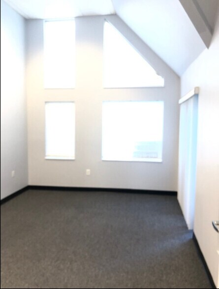 More Photos Of 6756 Old McLean Village Dr, McLean Loft Creative Space For Sale