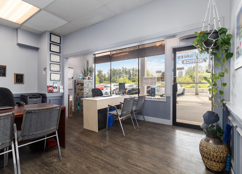 More Photos Of 9139 E Saanich Rd, North Saanich Auto Dealership For Sale