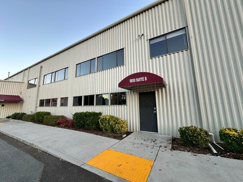 Primary Photo Of 9800-9900 Hill View Rd, Newcastle Warehouse For Lease