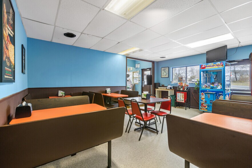 More Photos Of 399 Nottingham Rd, Nottingham General Retail For Sale