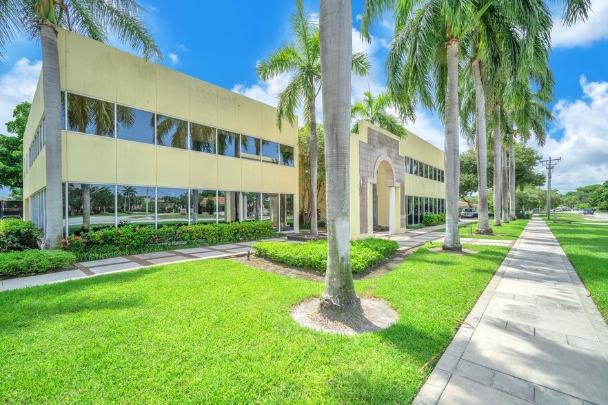 More Photos Of 399 NW 2nd Ave, Boca Raton Office For Lease