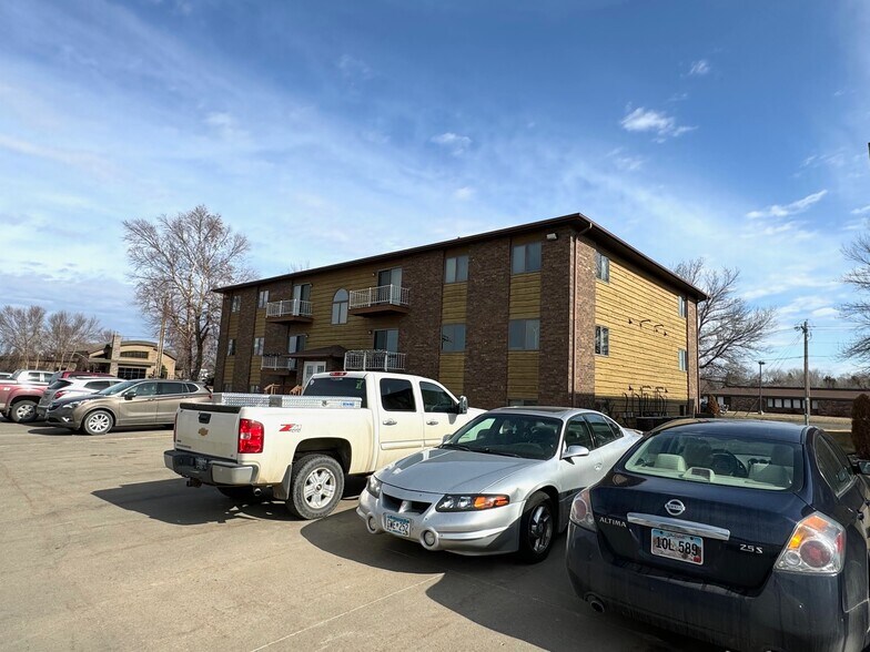 More Photos Of 2021 N Kimball St, Mitchell Apartments For Sale