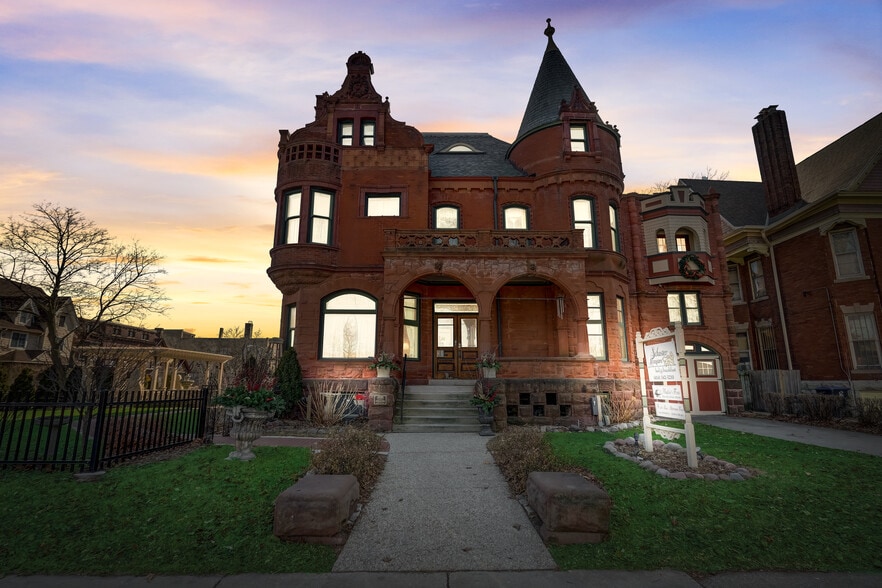 More Photos Of 3209 W Wells St, Milwaukee Hospitality For Sale