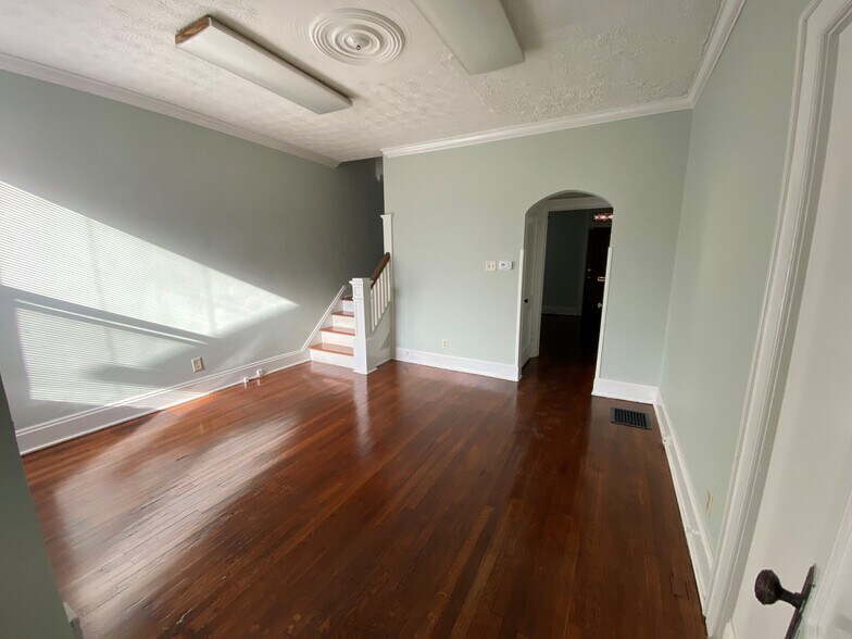 More Photos Of 19 E Kossuth St, Columbus Office Residential For Sale