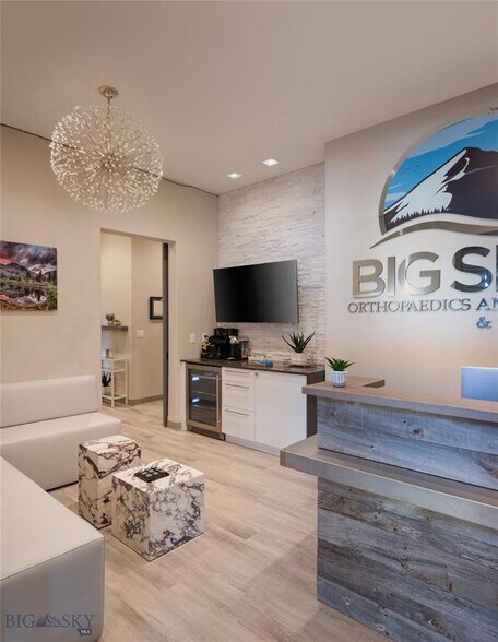 Primary Photo Of 32 Market Pl, Big Sky Medical For Sale