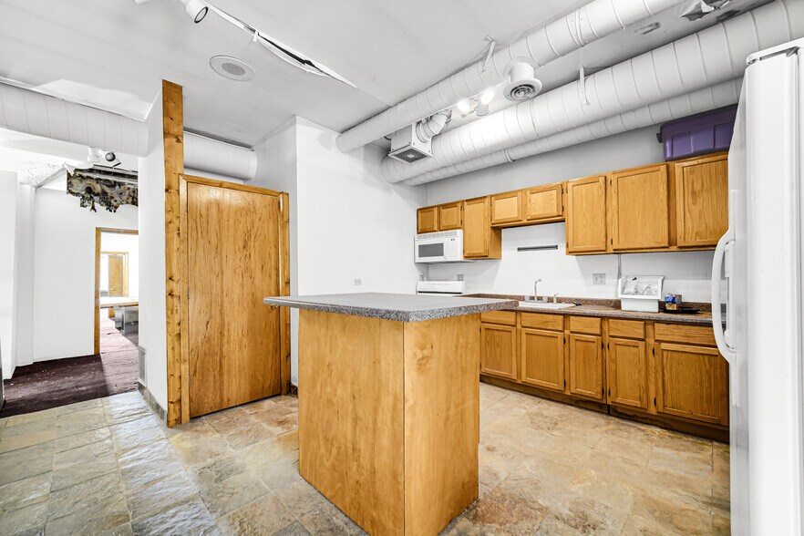 More Photos Of 7411 S Stony Island Ave, Chicago Warehouse For Sale