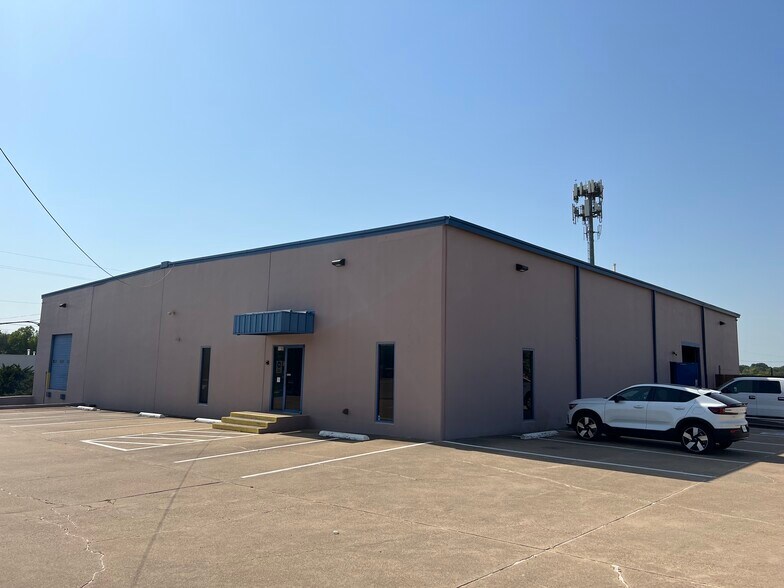 More Photos Of 1190 Explorer St, Duncanville Light Manufacturing For Sale